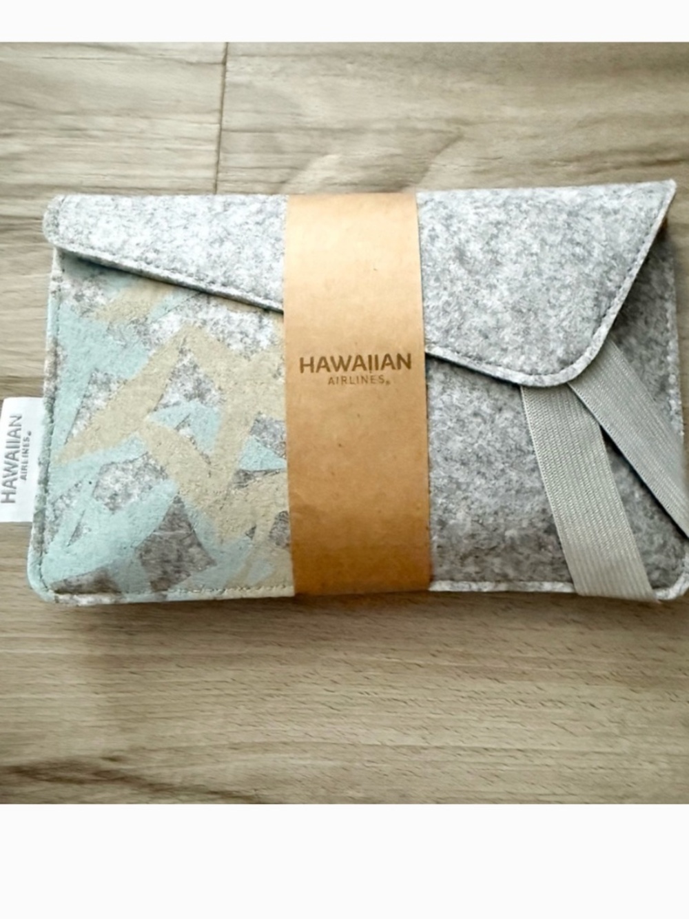 Hawaiian Airlines Amenity Kit Mask Dental Headphone Pen Lip Balm Lotion Set of 4